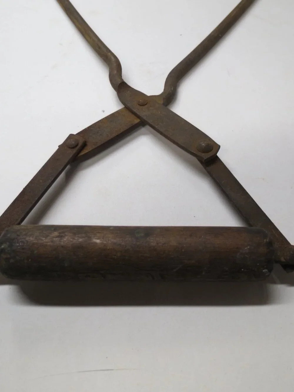 Vintage Ice Tongs Cast Iron, 1940s Rustic Farm & Industrial Tools